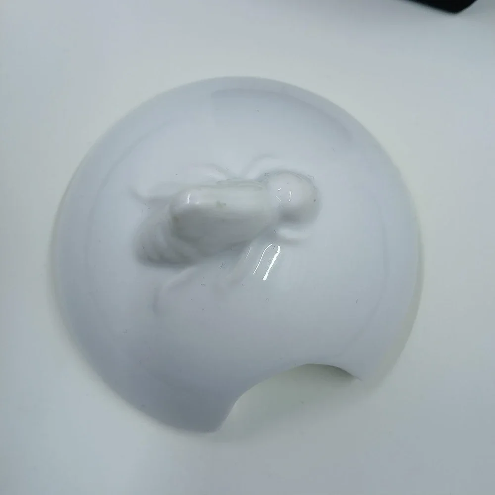 Fitz and Floyd Everyday White Honey Pot‎ with Dipper Porcelain Bee Lid Embossed